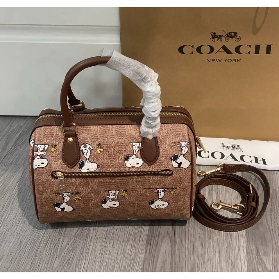coach handbags Women's Snoopy Handbag crossbody bag brown - Image 2 of 4
