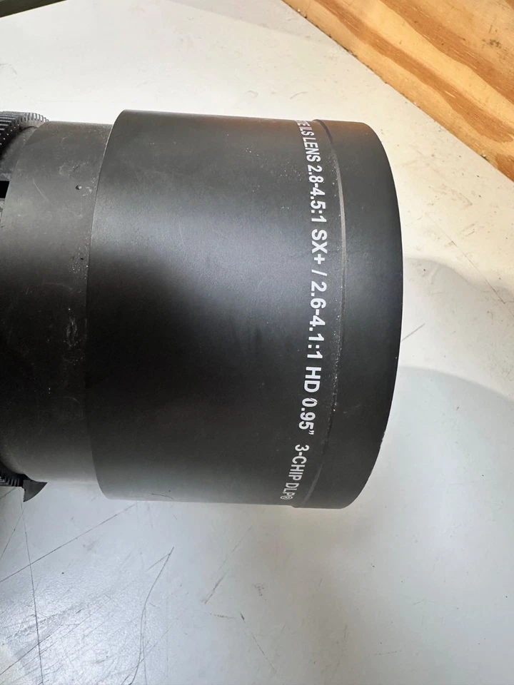 Christie 2.8-4.5:1 SX+/2.6-4.1:1 HD ILS Zoom Lens - Image 2 of 4