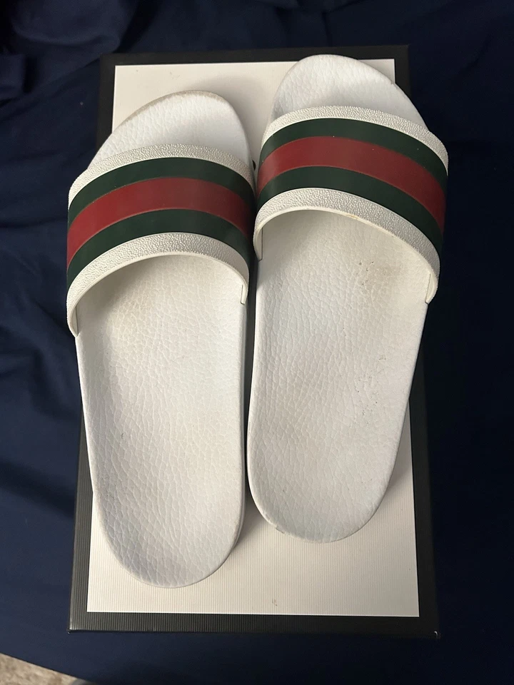 Gucci slides, white with red and green stripes, men 11 new with dust bags/box - Image 2 of 4