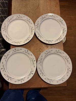 LOT OF 4 VINTAGE HARMONY HOUSE CHINA PLATINUM GARLAND DINNER PLATE 10 1/4 Inch
