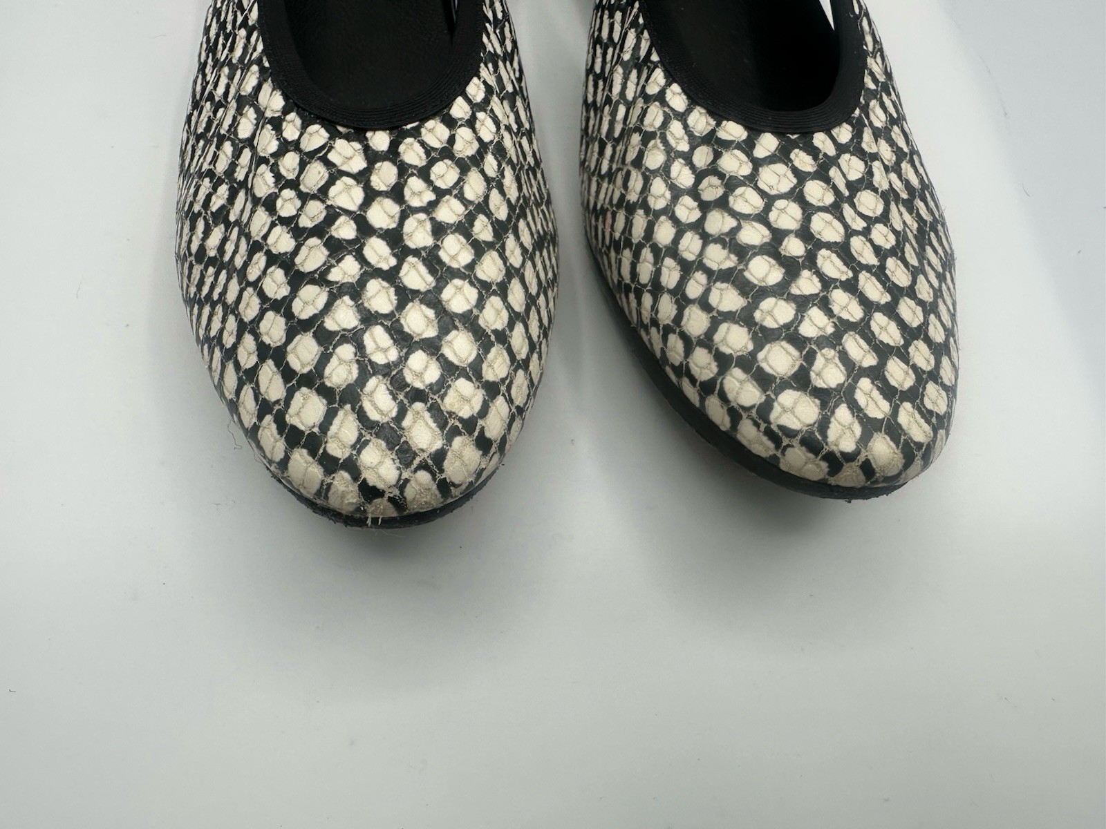 Arche Onange Black And White Dot Python Print Lea… - image 3