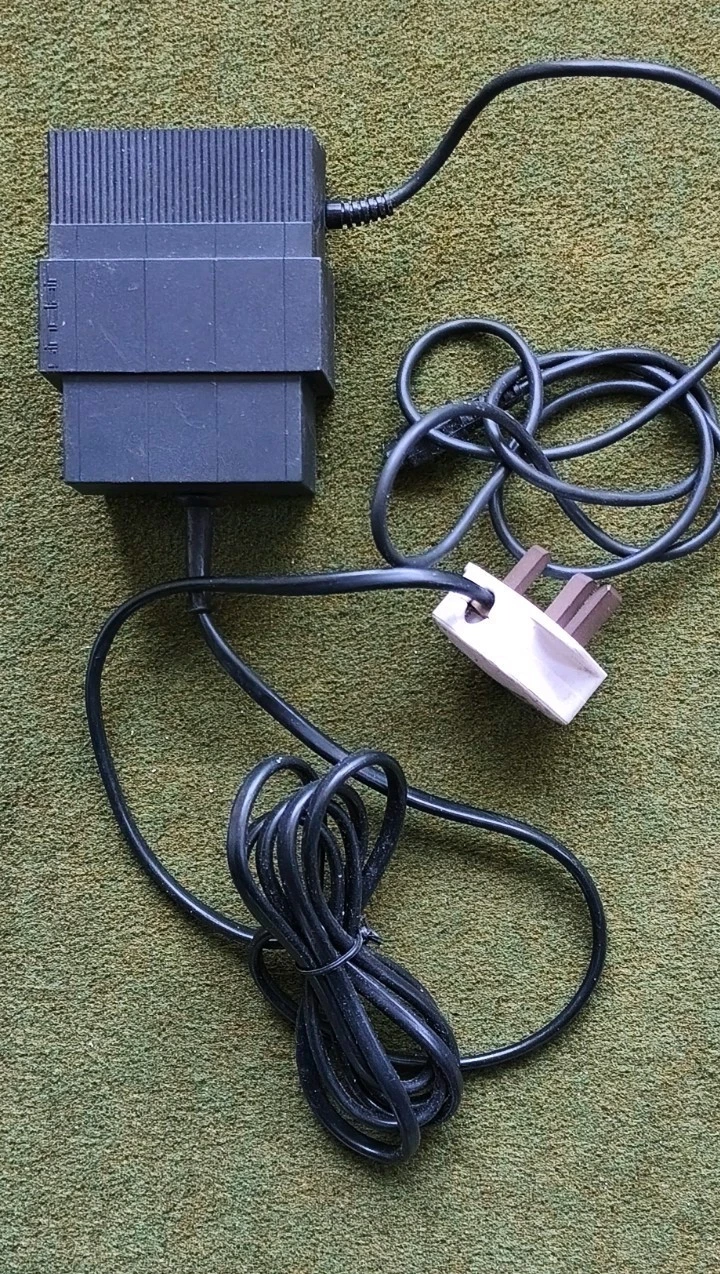 Additional photo for Sinclair QL Computer - Functional with Power Supply and 10 Cartridges