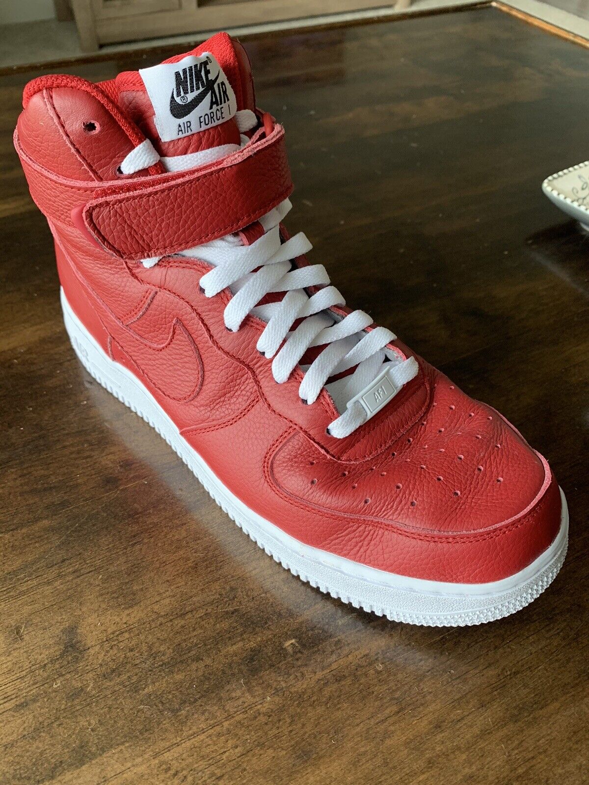 nevel Onderdrukking Eerlijk Nike Air Force 1 High Size 10! Worn Once! Red And White With White Laces –  ASA College: Florida