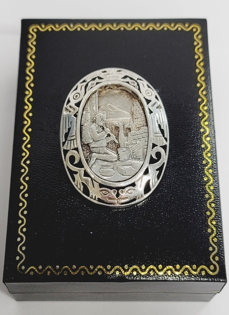 Estate Vintage Sterling Peruvian Flute Player Llama Brooch Pin Pendant Hand Made