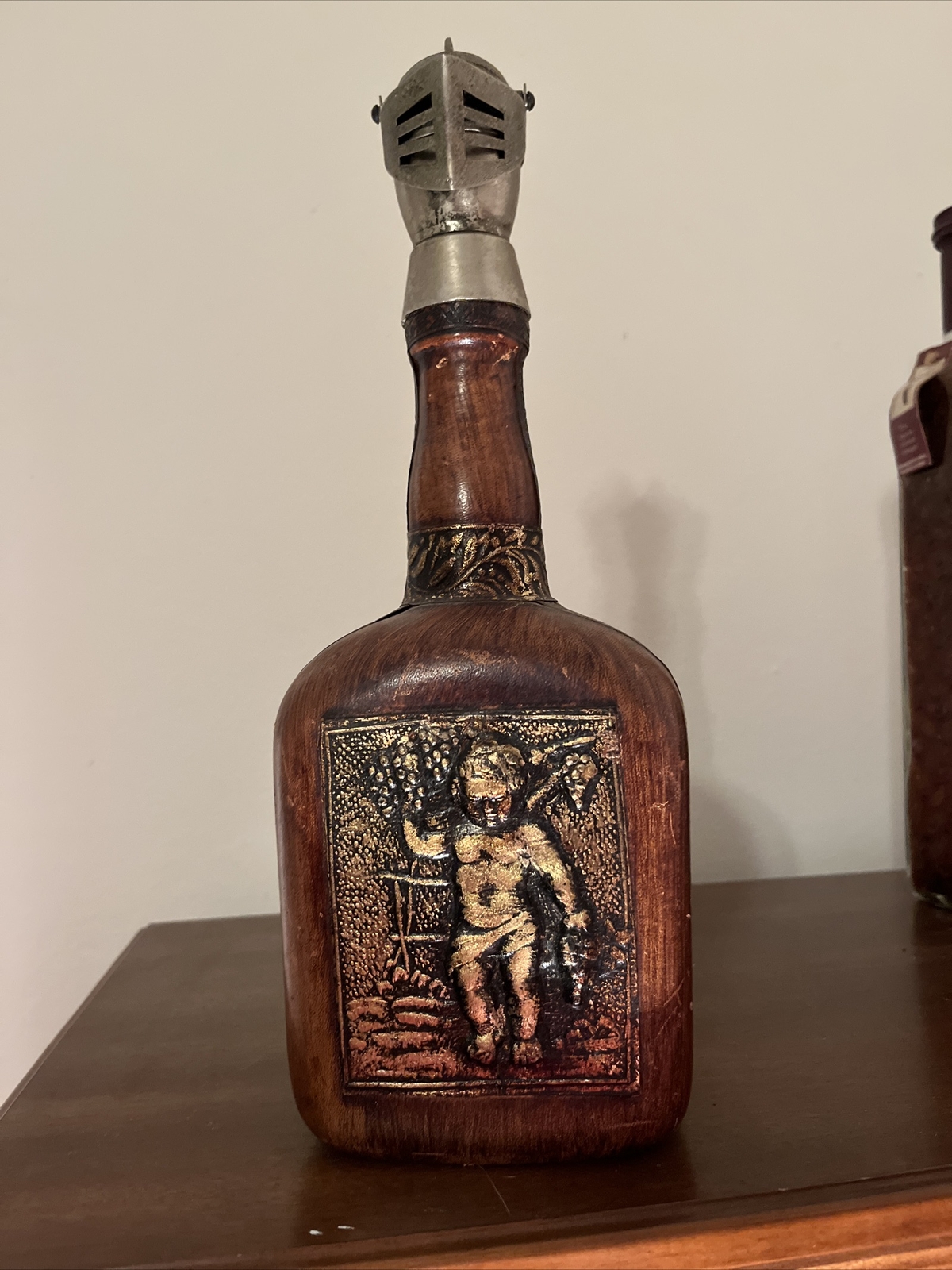 Vintage Metal Medieval Knight Alcohol Bottle Stopper,Pourer, Top