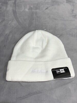 New with tags Supreme Beanie White & Red Box Logo Winter Cap New with tags Supreme Beanie White & Red Box Logo Winter Cap