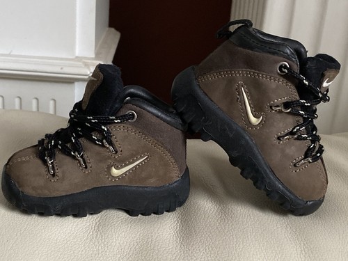 acg brown boots