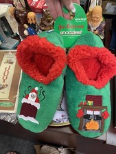 Snoozies Women's Christmas ugly slippers xl size 11 12 booties santa green
