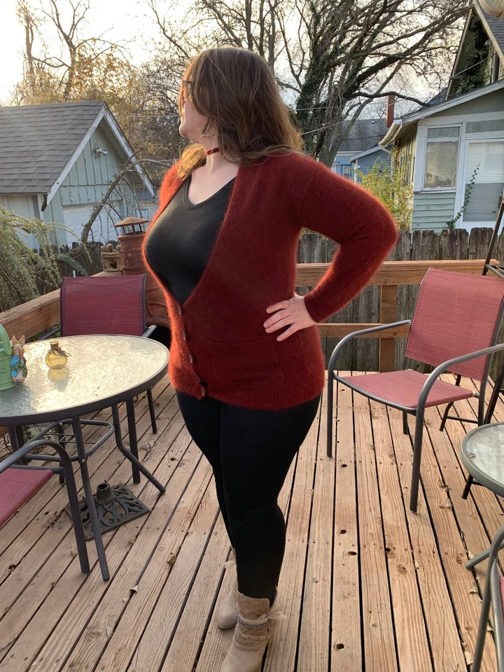 BEAUTIFUL fuzzy fluffy slinky fitted longer cardigan in 70% angora by Moda Intl! - Image 4 of 4