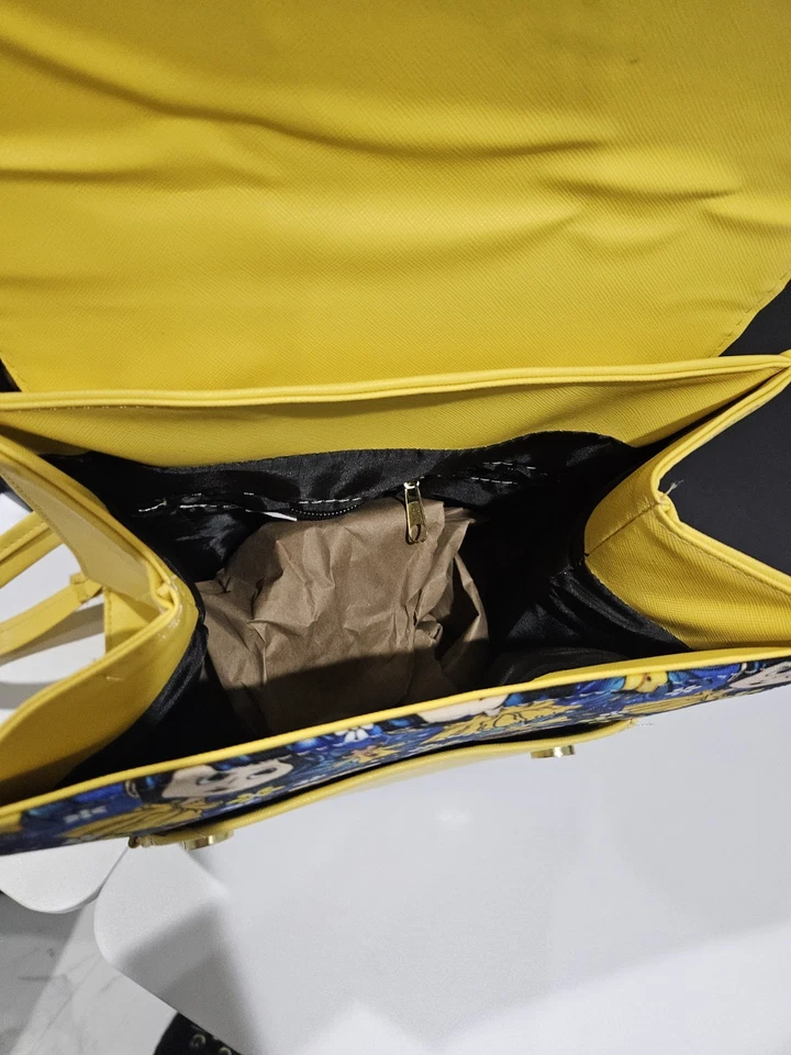 Mochila Loungefly Coraline - Imagem 4 de 4