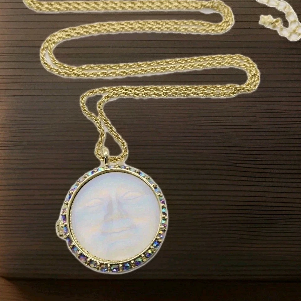 Collar Medallón Kirks Folly Love Never Dies Cristal Vista Mar Luna Tono Dorado AB Luna Foto 3 de 4