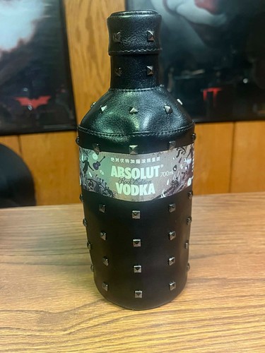 2005 Absolut Vodka Chinese Version 700ml Rock Edition Bottle Skin Cover Display