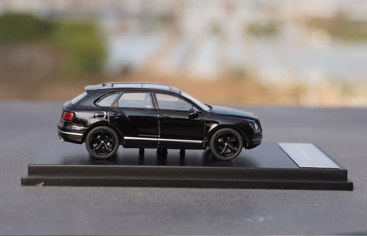 1:64 Bentley Bentayga SUV Diecast Model Car Toys Hobby