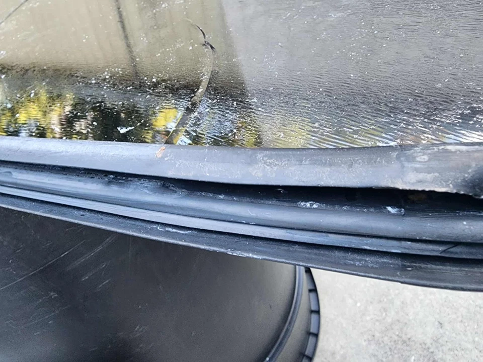 1986-1993 Mazda B2000 B2200 B2600I Extra-Cab 2/4WD OEM Rear Solid Back Glass - Image 4 of 4