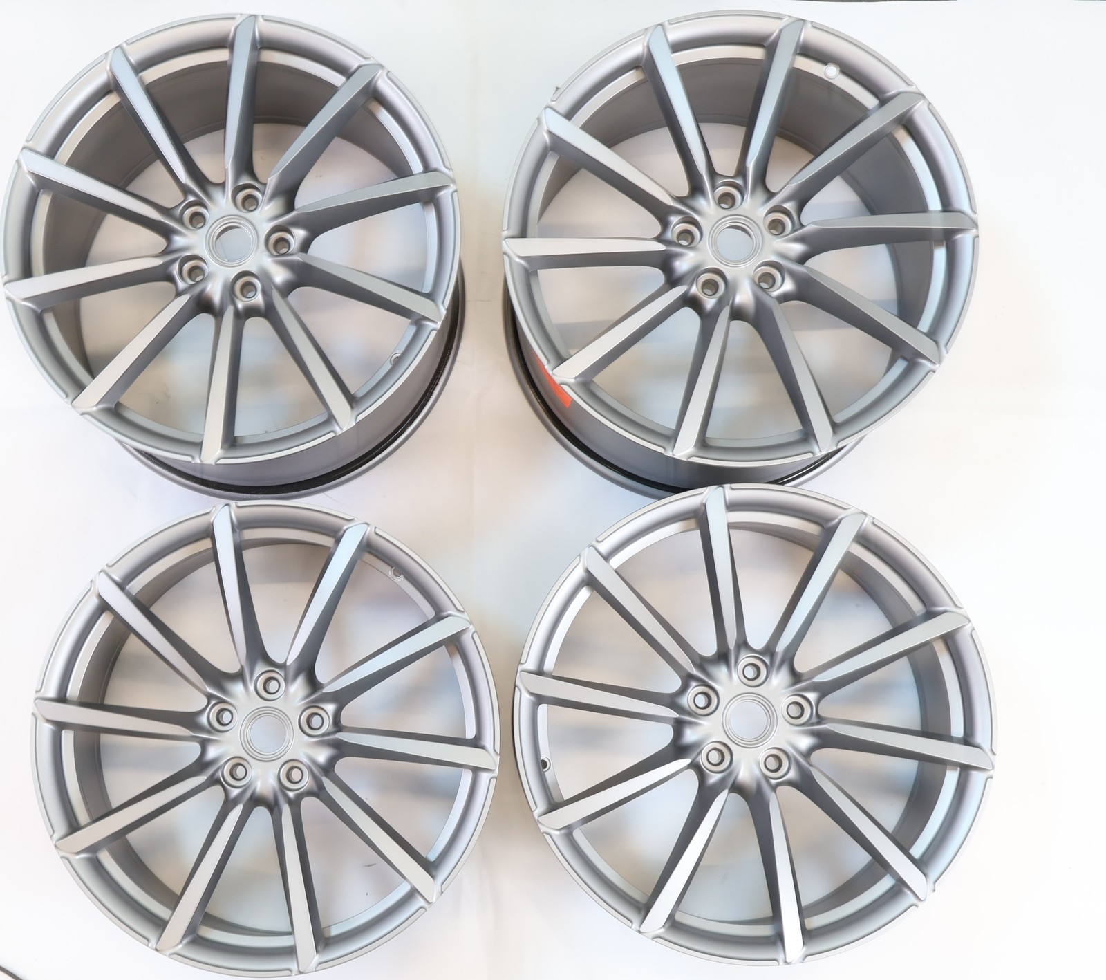 FE-70004423 SET OF PAINTED, FORGED WHEELS  Ferrari NEW