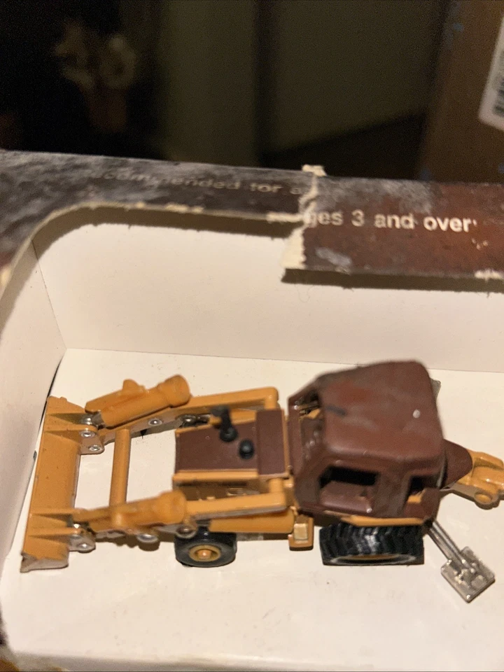 ERTL CASE 580 Super E Loader Backhoe, NIB, 1/64 Box Damaged - Image 3 of 4