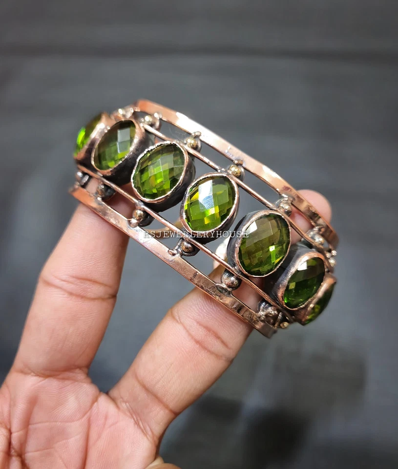 Brazalete facetado envuelto en alambre de peridoto brazalete envolvente de cobre brazalete ajustable Foto 4 de 4