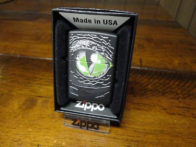 REPTILE EYE ZIPPO LIGHTER MINT IN BOX 2008