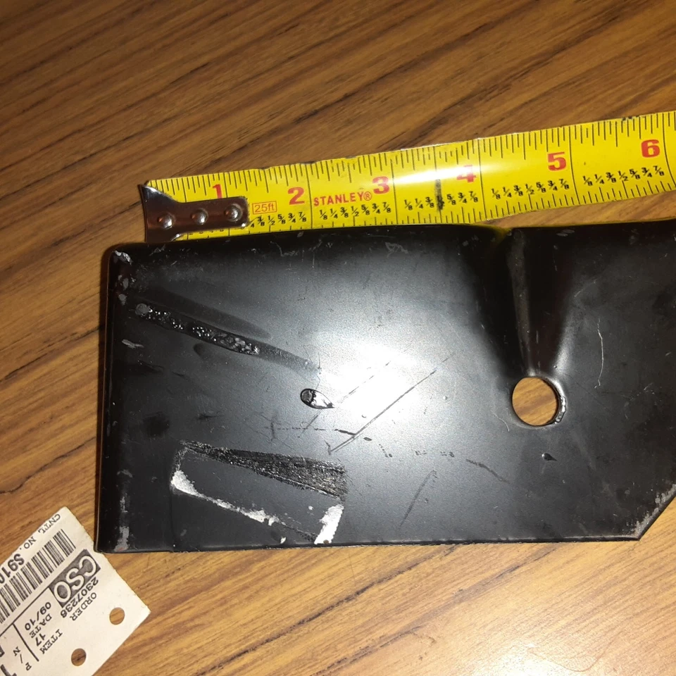 NOS GM Front Upper Fender Bracket 1988-1999 GMC K2500 SUBURBAN RH 1599830 F62 - Image 3 of 4