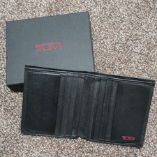 Tumi Men’s Black Bifold Wallet, Folding Credit Card Slots, Logo Accent