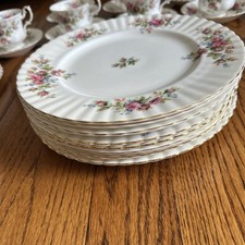 (8) Royal Albert MOSS ROSE 10 1/4  Dinner Pla...