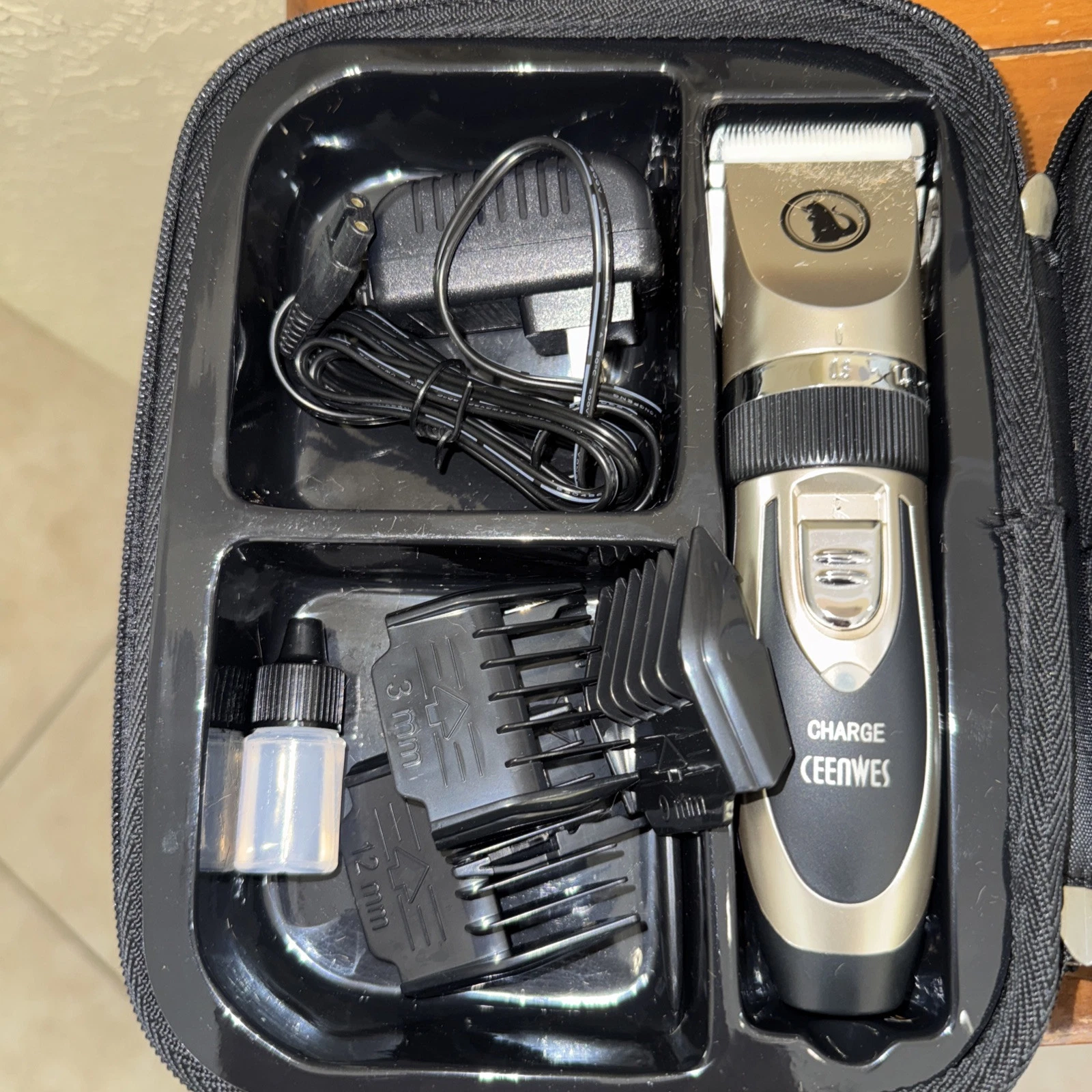 Ceenwes Pet Clipper with Accessories - Gold
