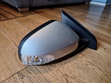 VOLVO V40 MK3 RIGHT DRIVER SIDE DOOR WING MIRROR SILVER 31278138