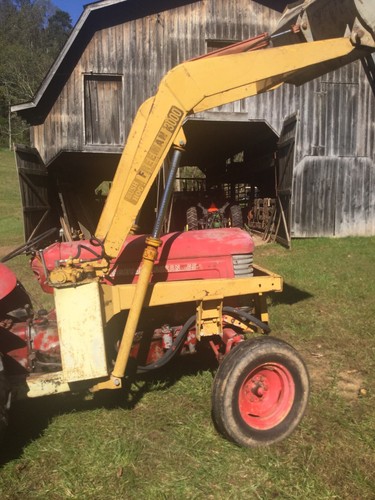 MASSEY FERGUSON 65 With Loader