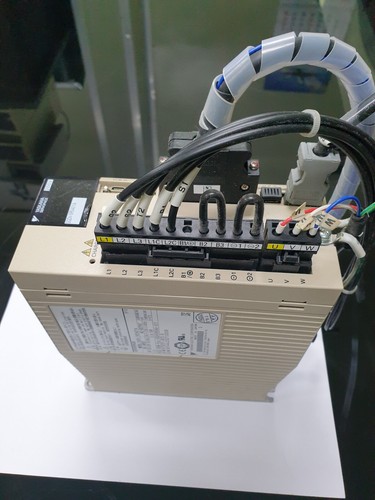 YASKAWA SGDV-5R5A01A SERVOPACK - Bild 2 von 6
