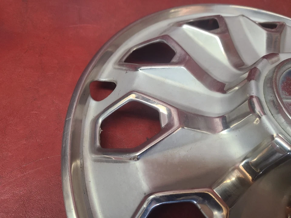 Toyota Cressida Corona Mark II 1972-1976 14 pulgadas tapacubos cubierta de rueda Foto 4 de 4