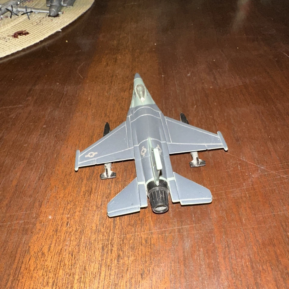 Road Champs Plane Diecast F-16Eagle  Made in China 3.5" W x 5"L - Image 3 of 4