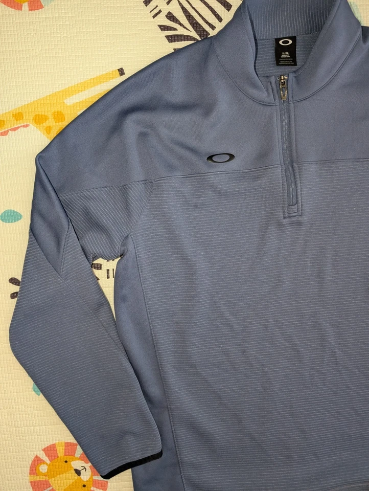 Oakley • Men's Gridlock 1/4 Zip Pullover Sweatshirt Large XL Blue  - Image 3 of 4