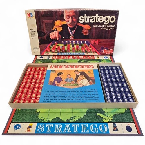 Vintage 1977 STRATEGO Board Game Milton Bradley **COMPLETE**