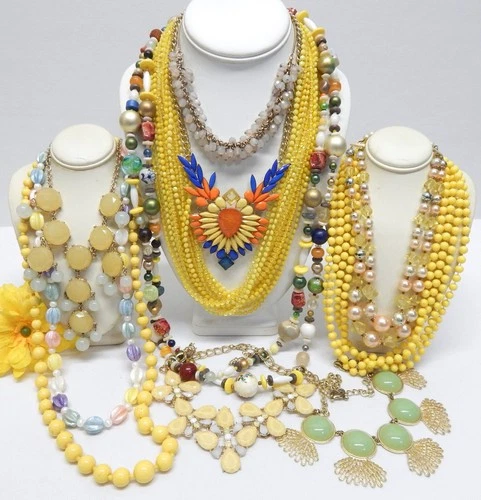 VINTAGE TO NOW FASHION /COSTUME JEWELRY NECKLACE LOT, ASSORTED TYPES & MATERIALS