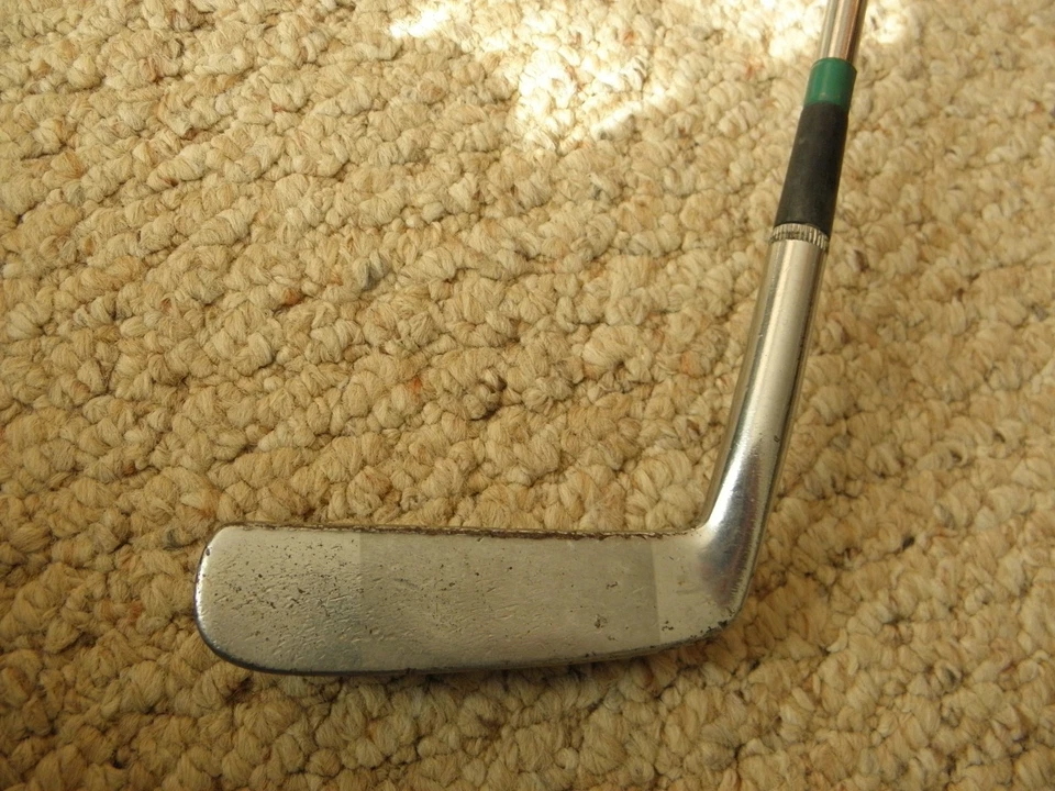 Vintage men right handed First Flight Green Master 15 putter - Image 2 of 4