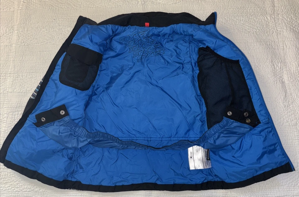 Spyder ski jacket boys sz 10; Black Blue design; zipper pockets; Thinsulate warm - Image 2 of 4