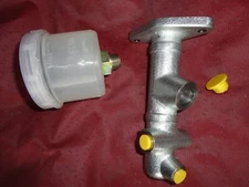 1965 80 Renault 12 16 Brake Master Cylinder with reservoir Jar