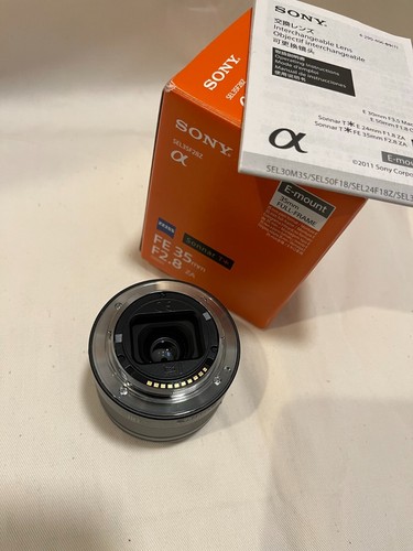 Sony ZEISS Sonnar 35mm f/2.8 ZA Wide Angle Lens - extremely compact lens - NEW - Picture 2 of 5