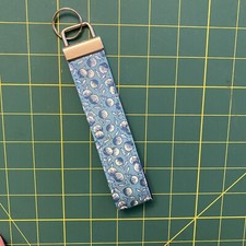 Handmade Keychain Wristlet Key Fob Car Key Wrist Lanyard Floral Blue