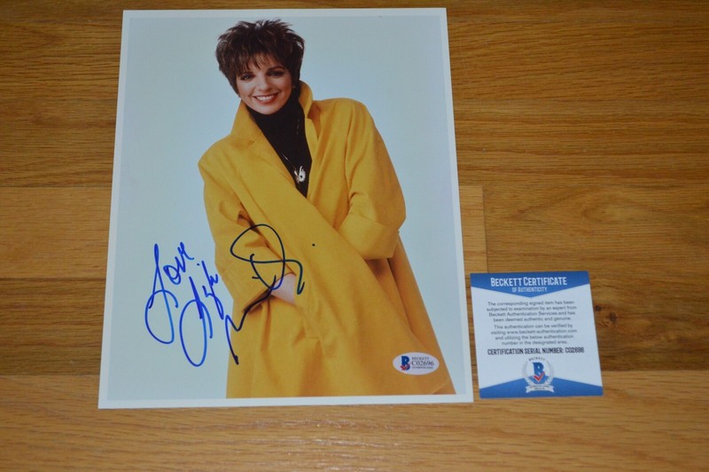 Liza Minelli Autographed Autographed 8x10 Color Photo with Beckett COA "Love"