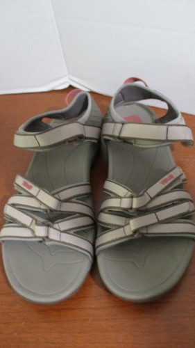 TEVA~Tan STRAPPY WATER SANDALS~Women's 9~LN - Picture 2 of 4