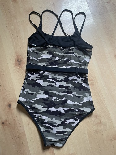 Girls New Look Swimsuit Age 12-13 - Picture 2 of 2