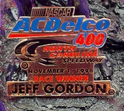 1998 NASCAR Winston Cup Racing Pin Jeff Gordon AC DELCO 400 11/01/1998 