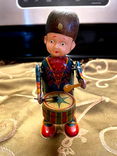 The mark in the back looks like TN Japan I can't be sure it's near Rare maker  