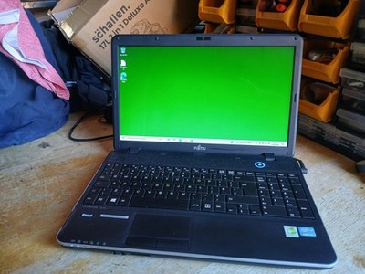 SEHR GÜNSTIGER Core i3 Win 10 Fujitsu Laptop -- Webcam + HDMi + 320GB HD + 8GB RAM (F1)