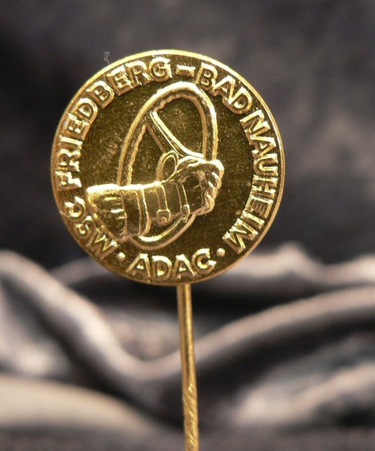 ADAC MSC Friedberg-Bad Nauheim, Anstecknadel, Hände am Lenkrad