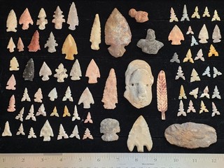 Native American Indian Artifacts Estate Find Mixed Lot of Arrowheads & Effigies