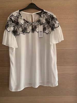 white lace top size 18