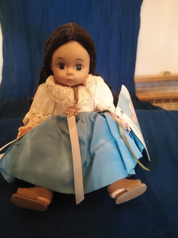 Madame Alexander Gorgeous VINTAGE 8 Inch Israeli Doll! Great condition! 