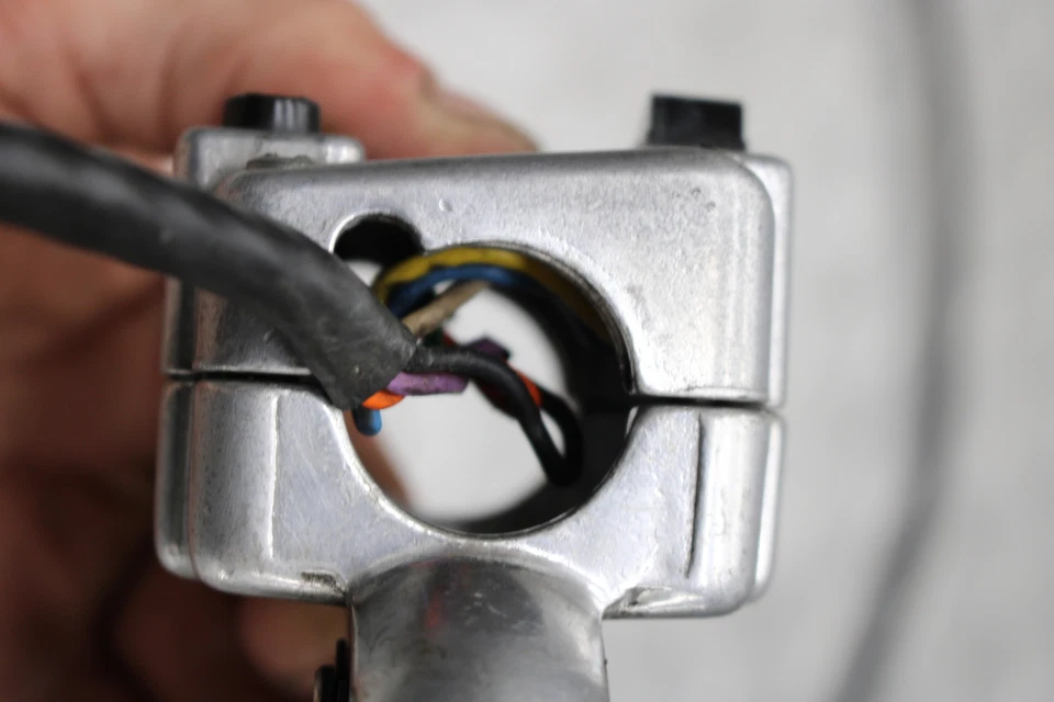 Harley-Davidson Sportster 1000 XLCH 1973 clip izquierdo interruptor de señal tiene Vieo Foto 4 de 4